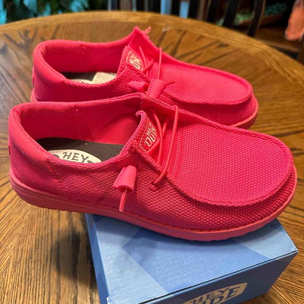 RARE Hot Pink Wendy Hey Dudes
